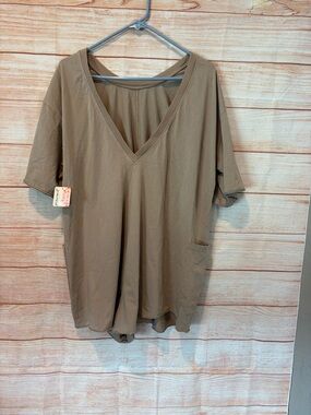 Free People New with tagsRelaxed V-Neck Short Sleeve Tunic - Taupe
